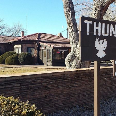Thunderbird Lodge Чинли Екстериор снимка
