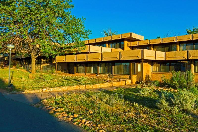 Thunderbird Lodge Чинли Екстериор снимка